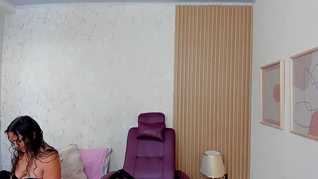 bellarivera  online show from October 5, 2025, 12:14 pm