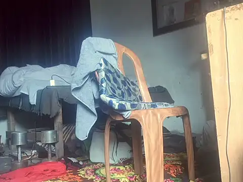 Snapshot of Dollseye chatting on March 8, 2026, 8:18 am Dollseye online show from March 8, 2026, 8:18 am