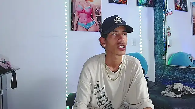 briamhoconor xh online show from November 11, 2025, 9:37 pm