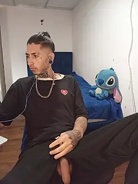 Tattoboy19cm online show from April 18, 2026, 2:21 pm