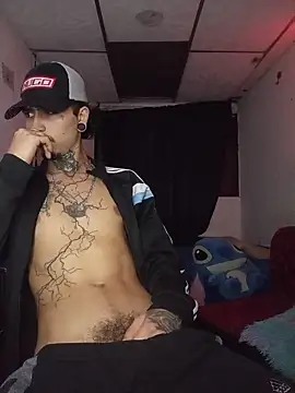 Snapshot of Tattoboy19cm chatting on June 11, 2026, 12:32 am Tattoboy19cm online show from June 11, 2026, 12:32 am