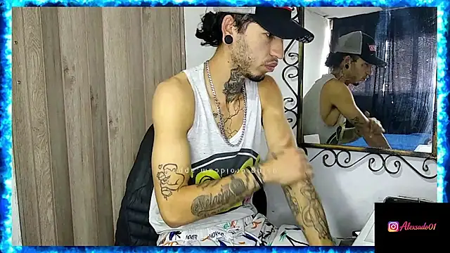 Snapshot of Tattoboy19cm chatting on June 19, 2026, 7:28 pm Tattoboy19cm online show from June 19, 2026, 7:28 pm