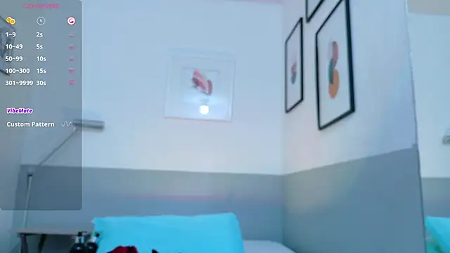 cutepetitee online show from September 25, 2025, 8:12 pm