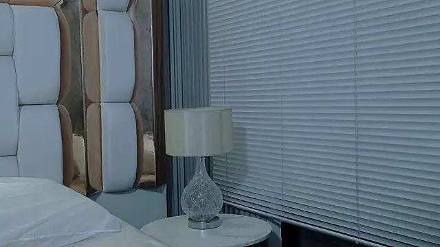 cutepetitee online show from November 12, 2025, 8:04 am