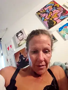 PhynneNicole online show from November 8, 2025, 10:08 pm