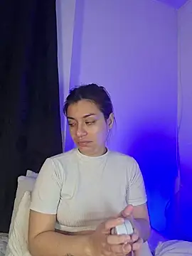 AmaiaSalvatore online show from January 5, 2026, 10:46 pm