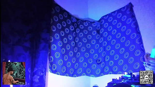 Snapshot of DjDiCKmannOnE chatting on October 8, 2025, 11:13 pm DjDiCKmannOnE online show from October 8, 2025, 11:13 pm