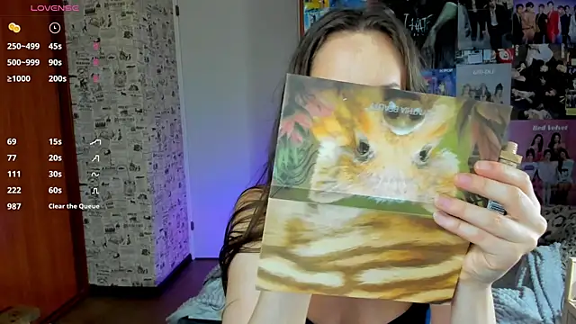 LucyRose3 online show from September 19, 2025, 4:14 am