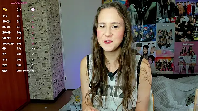 LucyRose3 online show from September 28, 2025, 7:47 am