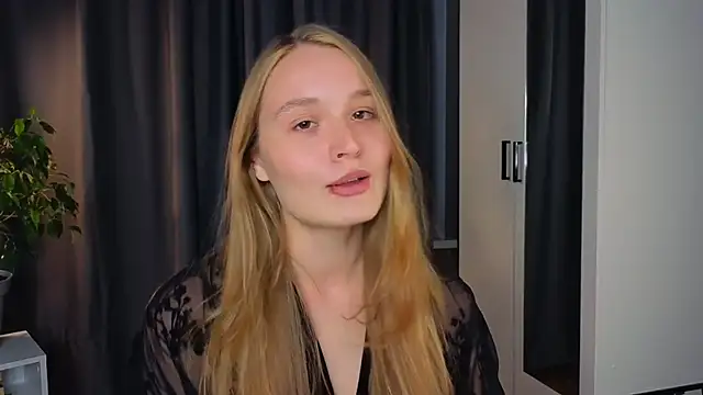 lisa schiele online show from September 17, 2025, 8:21 pm