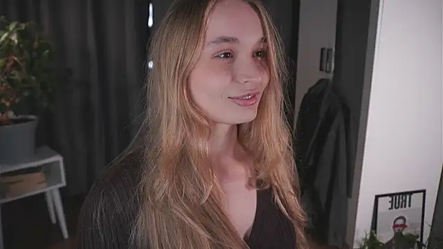 lisa schiele online show from October 24, 2025, 8:27 pm