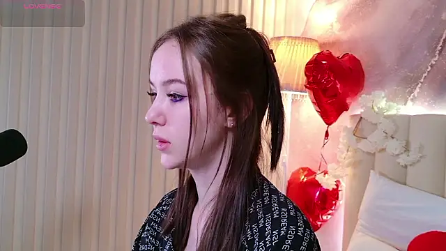 MarySparkle online show from February 12, 2026, 4:51 am