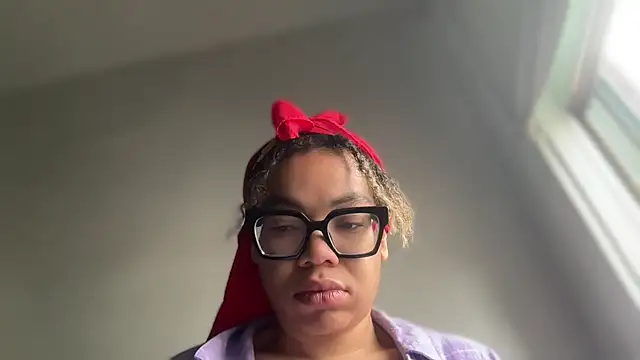 Snapshot of zahrabliss chatting on June 14, 2026, 1:57 pm zahrabliss online show from June 14, 2026, 1:57 pm