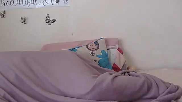 Young Slut21 online show from September 12, 2025, 12:49 pm