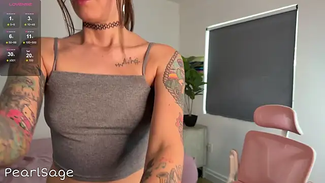 Snapshot of Pearl_Sage chatting on April 25, 2026, 10:40 pm Pearl Sage online show from April 25, 2026, 10:40 pm