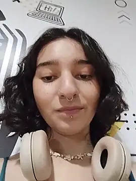 LuaBusch online show from November 4, 2025, 7:46 pm