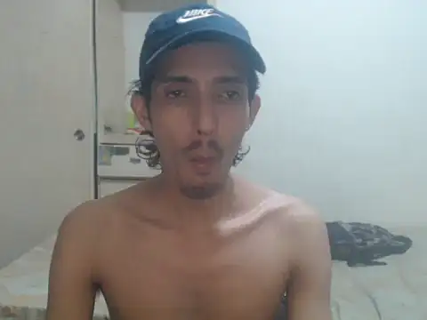 Snapshot of snackontime18 chatting on August 1, 2026, 2:44 am snackontime18 online show from August 1, 2026, 2:44 am