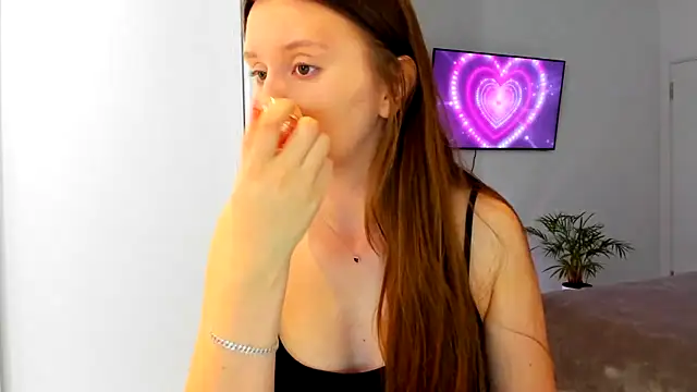 BeatriceAddams online show from September 10, 2025, 11:32 am