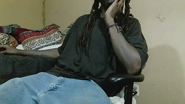 EYEzIAM online show from April 17, 2026, 4:48 am