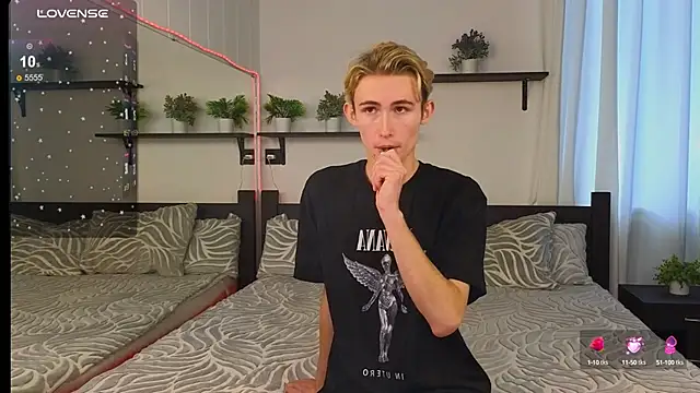 tommy XXX online show from October 15, 2025, 4:34 am