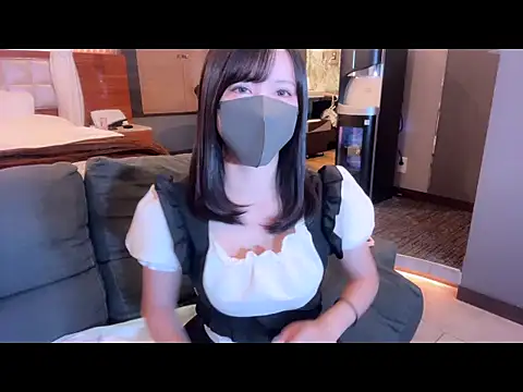 moemilk online show from October 3, 2025, 12:18 am