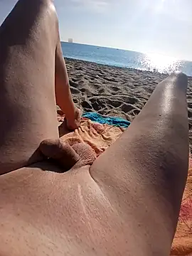 kellyts29 online show from September 19, 2025, 8:05 am