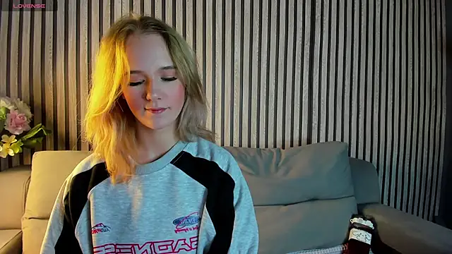 Casey Sweeet online show from September 29, 2025, 8:08 am