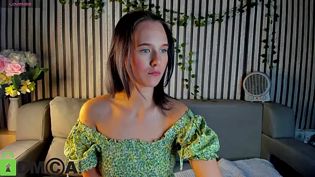 Casey Sweeet online show from November 13, 2025, 5:12 pm