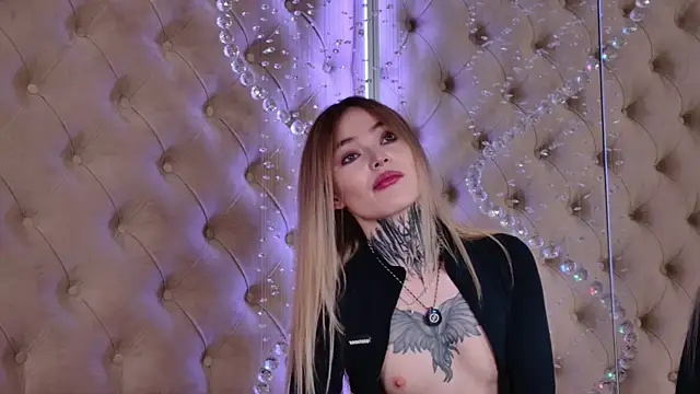 AriWild online show from November 15, 2025, 4:21 am