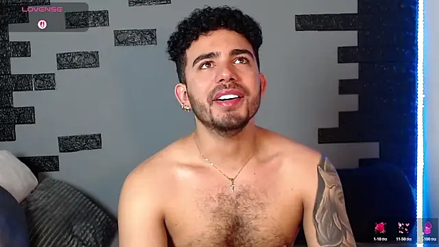 adamhairy online show from November 19, 2025, 10:43 pm