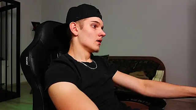 Mark Karson online show from September 12, 2025, 7:14 pm