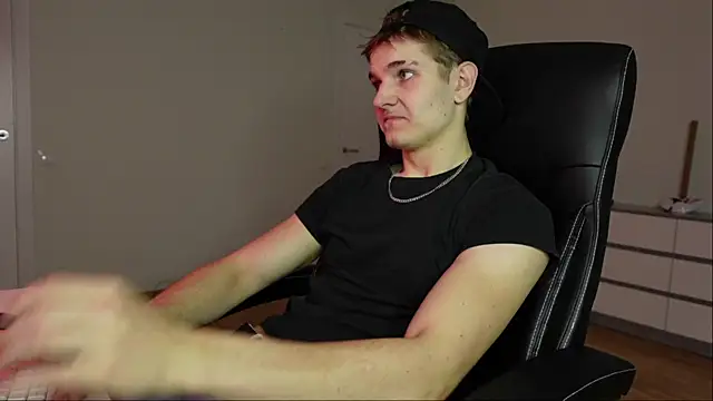 Mark Karson online show from November 14, 2025, 1:32 pm