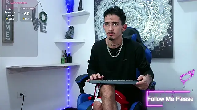 nextboywell1 online show from April 18, 2026, 3:21 am