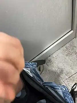 Snapshot of KAZANOVAA chatting on March 28, 2026, 1:33 pm KAZANOVAA online show from March 28, 2026, 1:33 pm