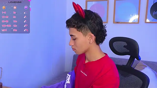 yulian vasquez online show from September 10, 2025, 12:27 pm