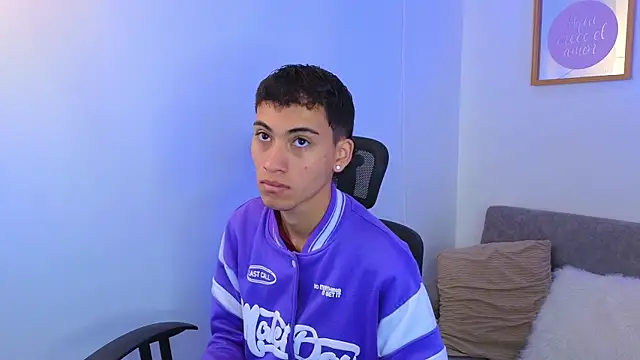 yulian vasquez online show from September 26, 2025, 12:20 pm