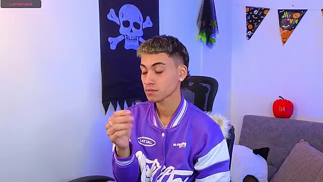 yulian vasquez online show from October 16, 2025, 12:28 pm