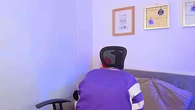 yulian vasquez online show from November 1, 2025, 12:29 pm