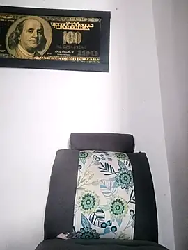 Valenn fernandez online show from April 25, 2026, 4:26 pm