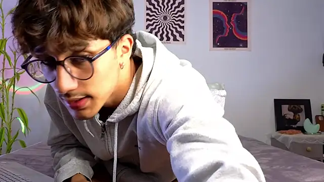 LatinReall online show from October 12, 2025, 10:09 pm