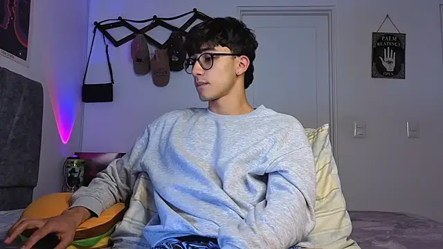 Snapshot of LatinReall chatting on January 9, 2026, 3:31 am LatinReall online show from January 9, 2026, 3:31 am