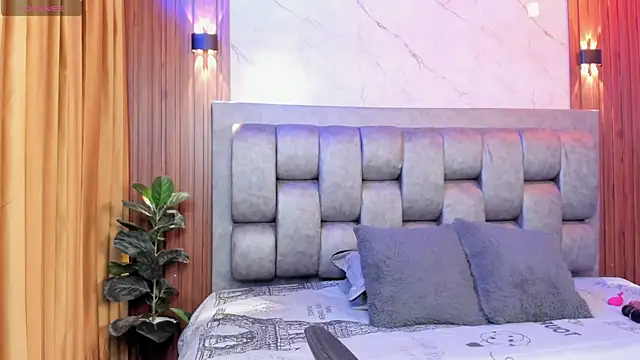 More Hott online show from September 17, 2025, 6:53 pm