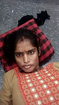 Snapshot of Guriya0076 chatting on September 14, 2025, 6:01 am Guriya0076 online show from September 14, 2025, 6:01 am