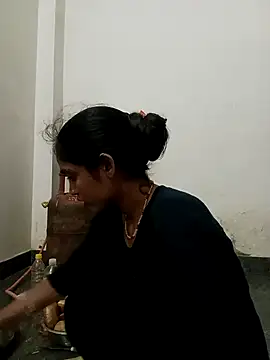 Snapshot of Guriya0076 chatting on November 15, 2025, 1:29 pm Guriya0076 online show from November 15, 2025, 1:29 pm