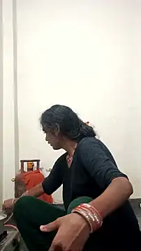 Snapshot of Guriya0076 chatting on November 24, 2025, 3:50 am Guriya0076 online show from November 24, 2025, 3:50 am