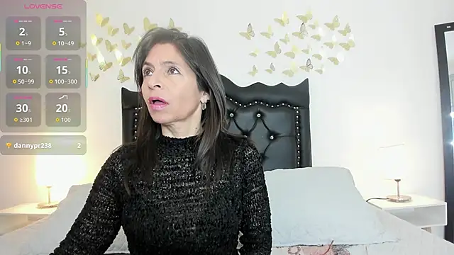 SabinaDeluxe cg online show from March 3, 2026, 2:12 pm