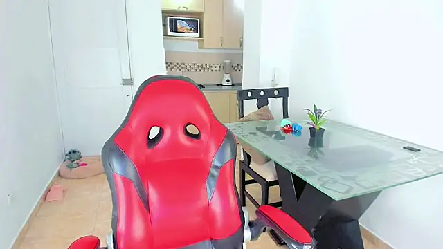 alexandra cute online show from October 15, 2025, 5:51 am