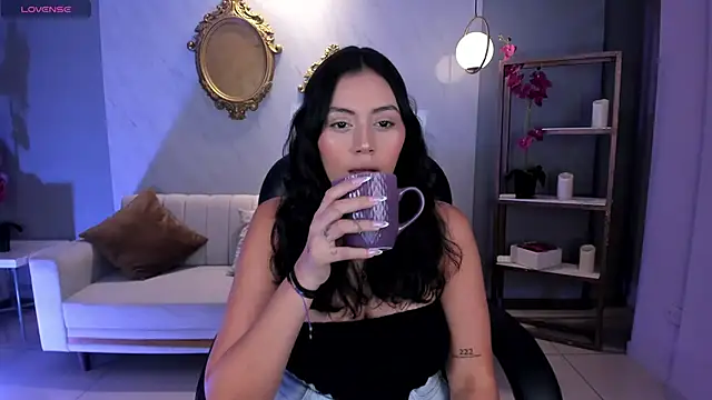 AmbarJames  online show from September 15, 2025, 11:54 am