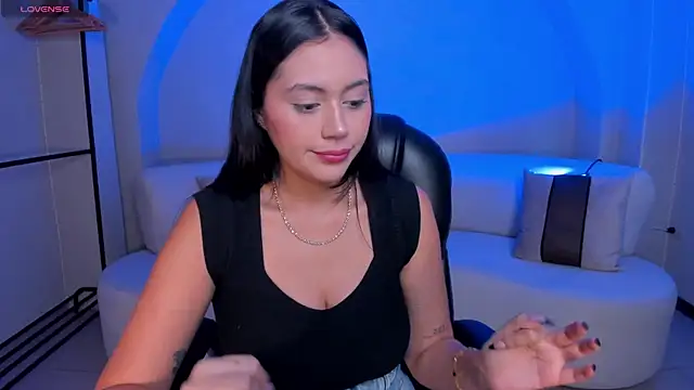 AmbarJames  online show from October 4, 2025, 12:03 pm