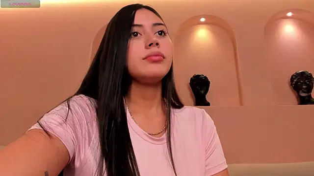 AmbarJames  online show from April 23, 2026, 12:29 pm